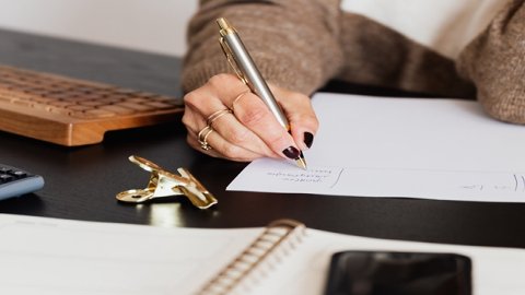 京東國際平臺優(yōu)點：物流速度快、商品種類豐富、售后服務(wù)好